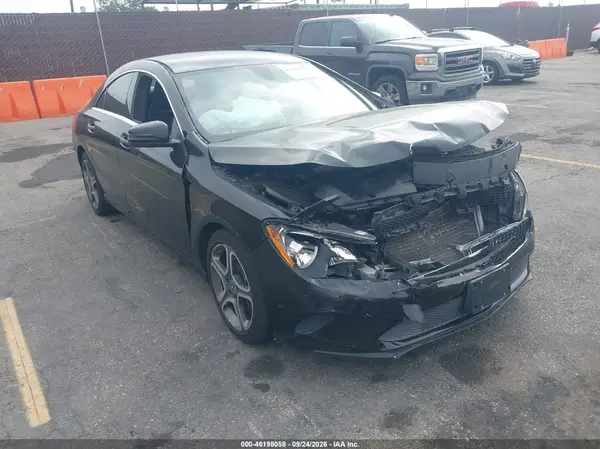 WDDSJ4EB0JN586300 — 2018 Mercedes-Benz CLA-Klasse, Передняя часть (Front End), фото до ремонта
