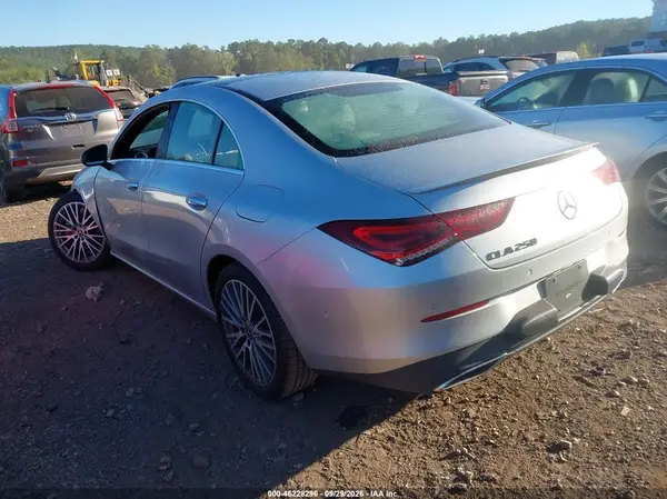 W1K5J4GB7PN397033 — 2023 Mercedes-Benz CLA-Klasse, фото 3 с аукциона IAAI, Передняя часть слева
