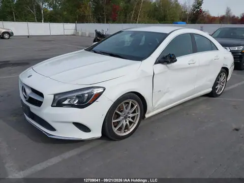 2018 Mercedes-Benz CLA VIN WDDSJ4GB7JN639748 фото 2