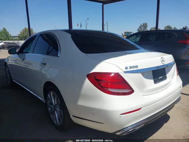 WDDZF4JB1HA234351 — 2017 Mercedes-Benz E 300, фото 3 с аукциона IAAI 13.10.2026, Передняя часть