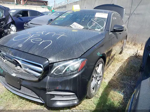 2018 Mercedes-Benz E 300 VIN WDDZF4JBXJA427121 фото 2