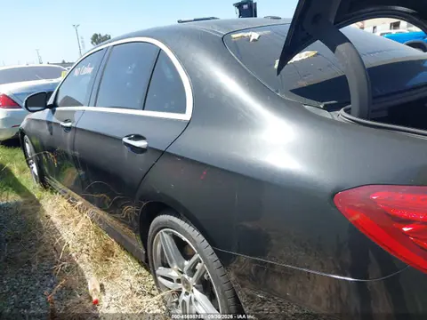 2018 Mercedes-Benz E 300 VIN WDDZF4JBXJA427121 фото 3