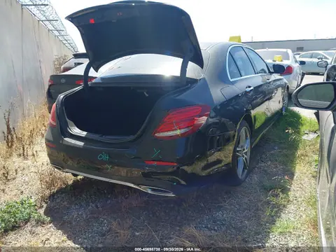 2018 Mercedes-Benz E 300 VIN WDDZF4JBXJA427121 фото 4