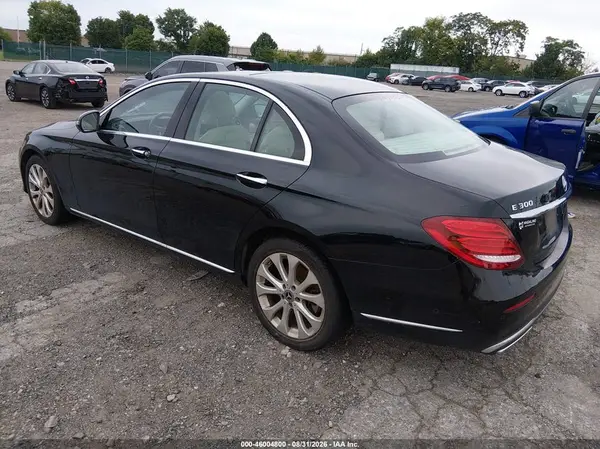 WDDZF4KB5JA377503 — 2018 Mercedes-Benz E 300, фото 3 с аукциона IAAI, Правый бок