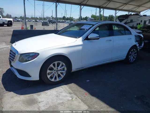 2020 Mercedes-Benz E 350 VIN WDDZF8DB2LA727063 фото 2