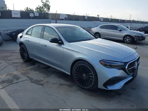 W1KLF4HB6SA112703 — 2025 Mercedes-Benz E 350, Задняя часть (Rear), фото до ремонта