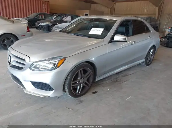 WDDHF8JBXGB251290 — 2016 Mercedes-Benz E-Klasse, фото 2 с аукциона IAAI, Задняя часть справа