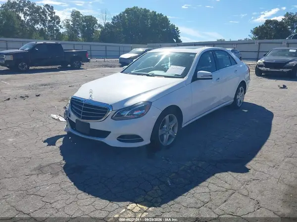 WDDHF8JBXGB245005 — 2016 Mercedes-Benz E-Klasse, фото 2 с аукциона IAAI, Передняя часть