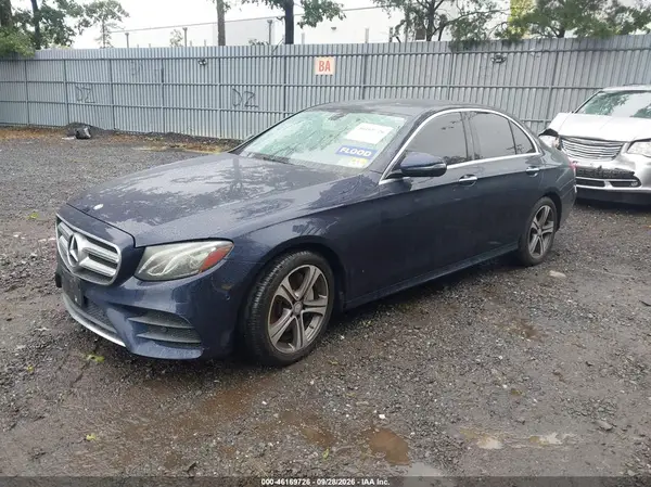 WDDZF4KB3HA143774 — 2017 Mercedes-Benz E-Klasse, фото 2 с аукциона IAAI, Подтопление