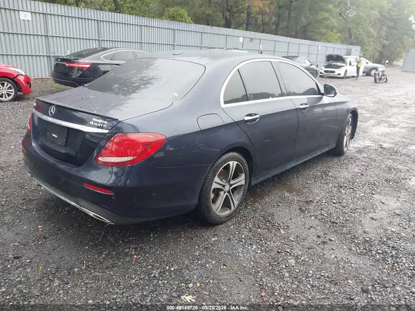 WDDZF4KB3HA143774 — 2017 Mercedes-Benz E-Klasse, фото 4 с аукциона IAAI, Подтопление