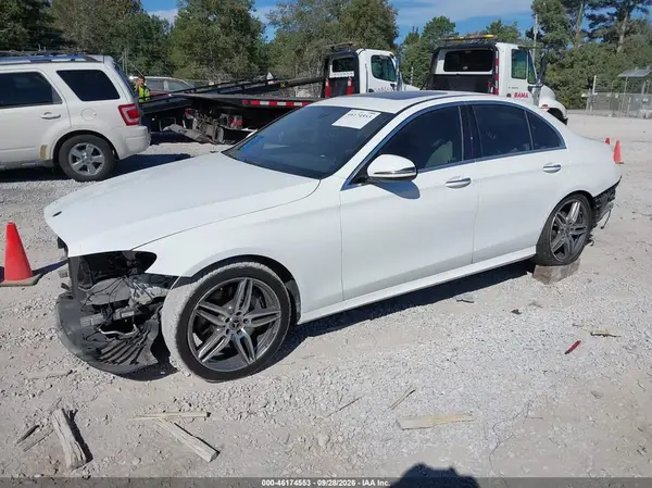 WDDZF4JB7HA283358 — 2017 Mercedes-Benz E-Klasse, фото 2 с аукциона IAAI, Передняя часть