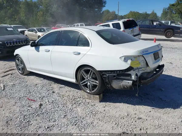 WDDZF4JB7HA283358 — 2017 Mercedes-Benz E-Klasse, фото 3 с аукциона IAAI, Передняя часть