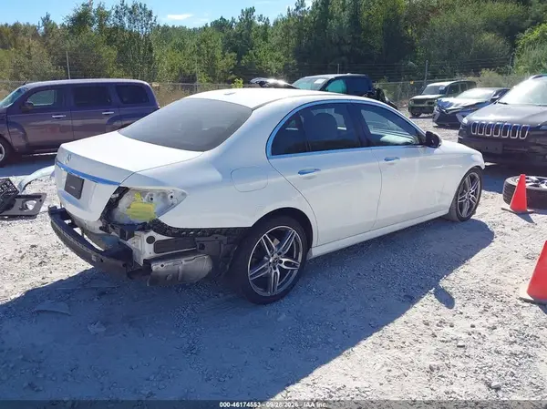 WDDZF4JB7HA283358 — 2017 Mercedes-Benz E-Klasse, фото 4 с аукциона IAAI, Передняя часть