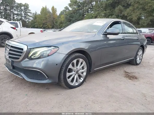 WDDZF4JB2HA239901 — 2017 Mercedes-Benz E-Klasse, фото 2 с аукциона IAAI, Передняя часть