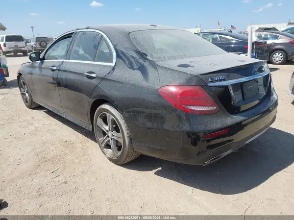 WDDZF4KB4HA195172 — 2017 Mercedes-Benz E-Klasse, фото 3 с аукциона IAAI, Передняя часть
