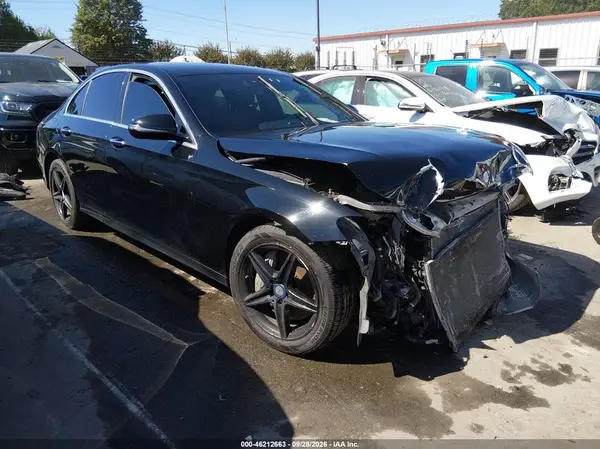 WDDZF4KB5HA165078 — 2017 Mercedes-Benz E-Klasse, Передняя часть (Front End), фото до ремонта