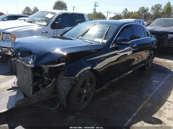 WDDZF4KB5HA165078 — 2017 Mercedes-Benz E-Klasse, фото 2 с аукциона IAAI, Передняя часть