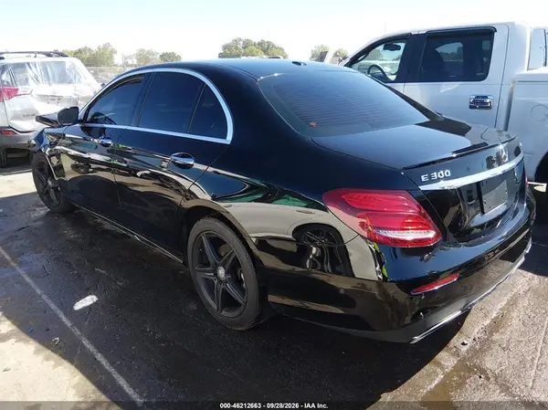 WDDZF4KB5HA165078 — 2017 Mercedes-Benz E-Klasse, фото 3 с аукциона IAAI, Передняя часть