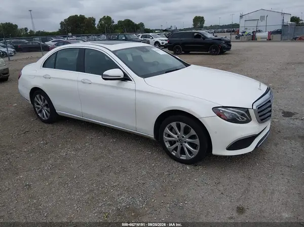 WDDZF4KB6HA230018 — 2017 Mercedes-Benz E-Klasse, Передняя часть слева (Left Front), фото до ремонта