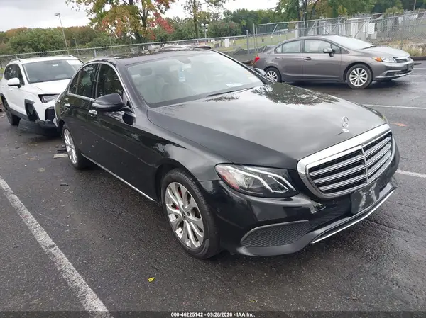 WDDZF4KB9HA213553 — 2017 Mercedes-Benz E-Klasse, Подтопление (Flood), фото до ремонта