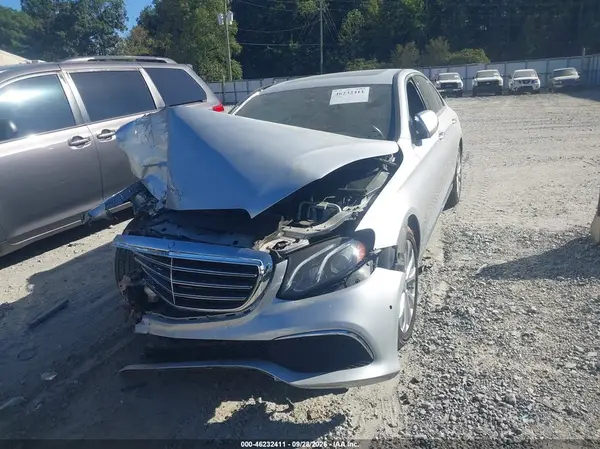 WDDZF4KB0HA075191 — 2017 Mercedes-Benz E-Klasse, фото 2 с аукциона IAAI, Передняя часть