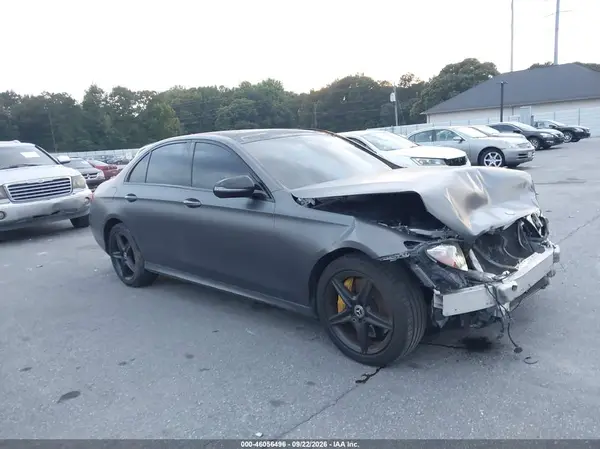 WDDZF4JB5JA346186 — 2018 Mercedes-Benz E-Klasse, Передняя часть (Front End), фото до ремонта