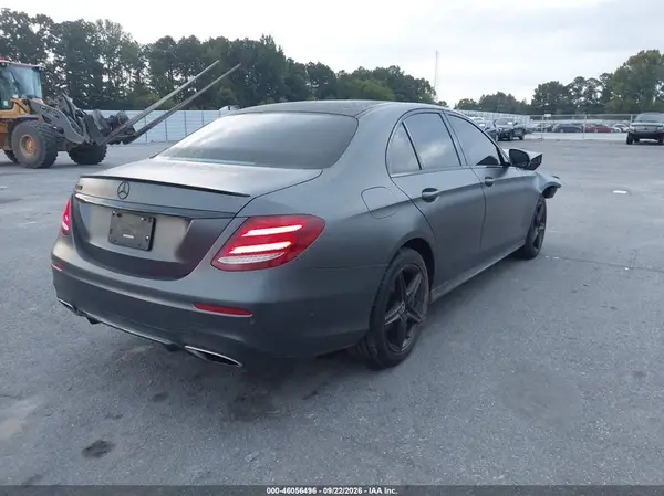 WDDZF4JB5JA346186 — 2018 Mercedes-Benz E-Klasse, фото 4 с аукциона IAAI, Передняя часть