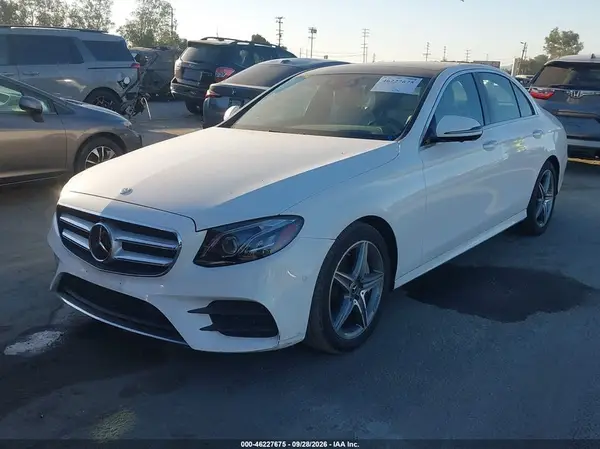 WDDZF4JB5JA378085 — 2018 Mercedes-Benz E-Klasse, фото 2 с аукциона IAAI, Угон