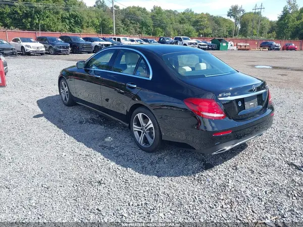 WDDZF4KB0KA518320 — 2019 Mercedes-Benz E-Klasse, фото 3 с аукциона IAAI 14.10.2026, Подтопление пресной водой