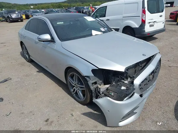 WDDZF4JB3KA502954 — 2019 Mercedes-Benz E-Klasse, Левый бок (Left Side), фото до ремонта