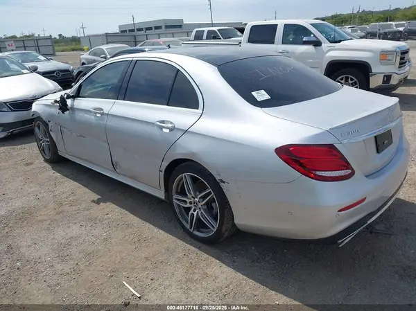 WDDZF4JB3KA502954 — 2019 Mercedes-Benz E-Klasse, фото 3 с аукциона IAAI, Левый бок