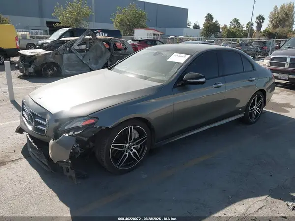 WDDZF4JB2KA613236 — 2019 Mercedes-Benz E-Klasse, фото 2 с аукциона IAAI, Передняя часть