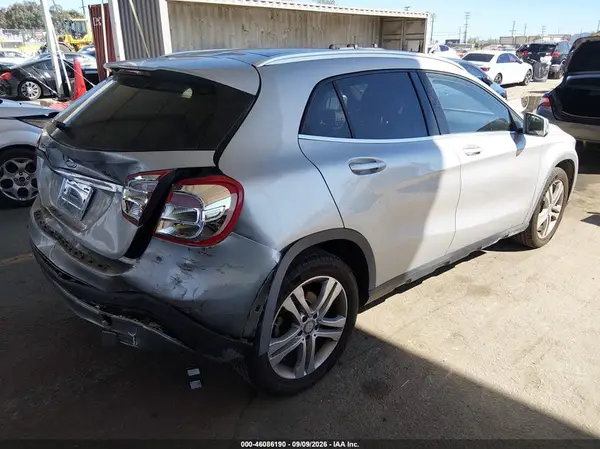 WDCTG4GB1HJ337431 — 2017 Mercedes-Benz GLA-Klasse, фото 4 с аукциона IAAI 14.10.2026, Задняя часть