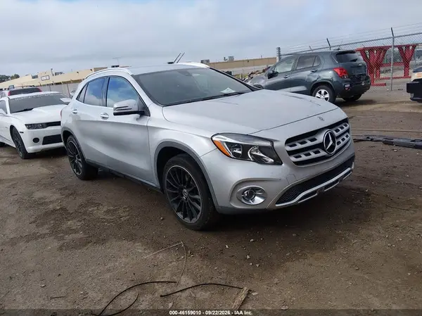 WDCTG4EB2JJ387683 — 2018 Mercedes-Benz GLA-Klasse, Град (Hail), фото до ремонта