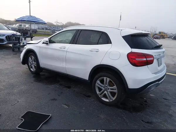 WDCTG4EB6KU015201 — 2019 Mercedes-Benz GLA-Klasse, фото 3 с аукциона IAAI 15.10.2026, Передняя часть справа