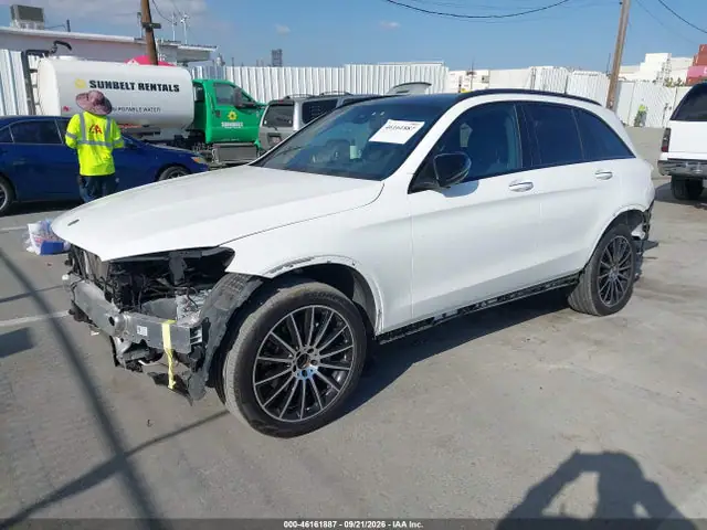 W1N0G8DB7MF993885 — 2021 Mercedes-Benz GLC 300 Suv, фото 2 с аукциона IAAI 30.09.2026, Передняя и задняя части