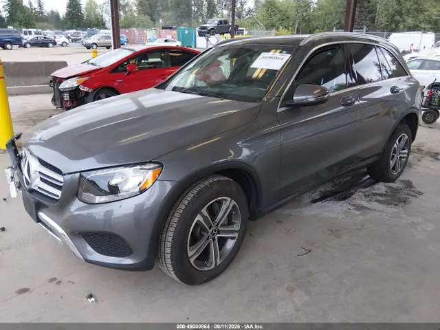 WDC0G4JB3JF439656 — 2018 Mercedes-Benz GLC 300, фото 2 с аукциона IAAI 14.10.2026, Передняя часть справа