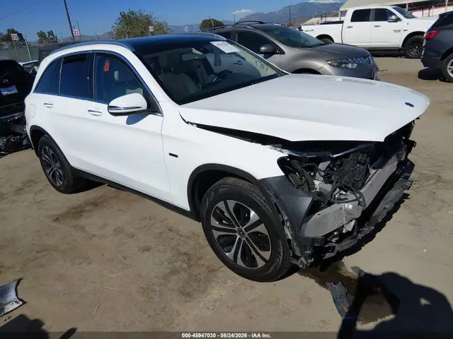 W1N0G5DB6LF775871 — 2020 Mercedes-Benz GLC 350E 4MATIC, Передняя часть (Front End), фото до ремонта