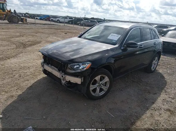 WDC0G4JB6HV003593 — 2017 Mercedes-Benz GLC, фото 2 с аукциона IAAI, Передняя часть