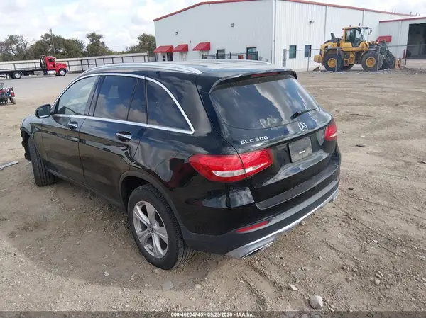WDC0G4JB6HV003593 — 2017 Mercedes-Benz GLC, фото 3 с аукциона IAAI, Передняя часть