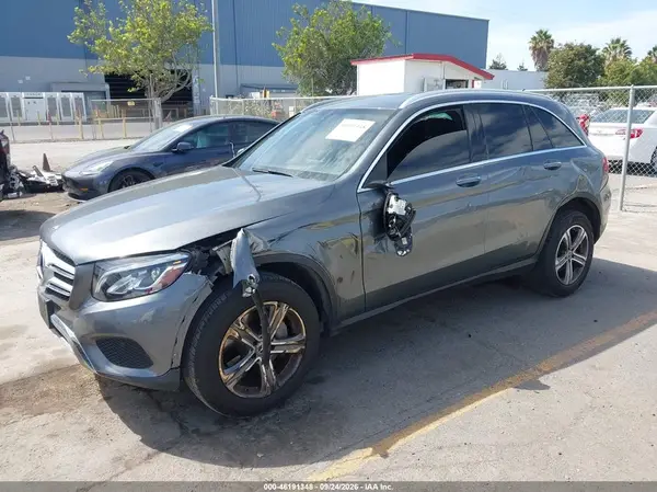 WDC0G4JB1JV039049 — 2018 Mercedes-Benz GLC, фото 2 с аукциона IAAI, Передняя часть слева