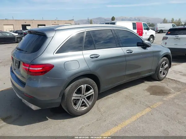 WDC0G4JB1JV039049 — 2018 Mercedes-Benz GLC, фото 4 с аукциона IAAI, Передняя часть слева