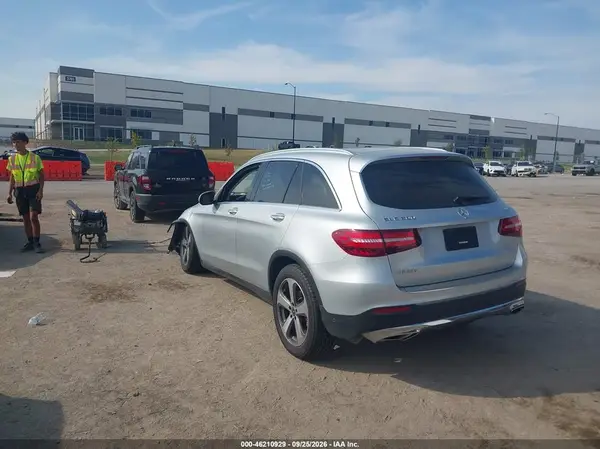 WDC0G4KB2JV062788 — 2018 Mercedes-Benz GLC, фото 3 с аукциона IAAI, Передняя часть