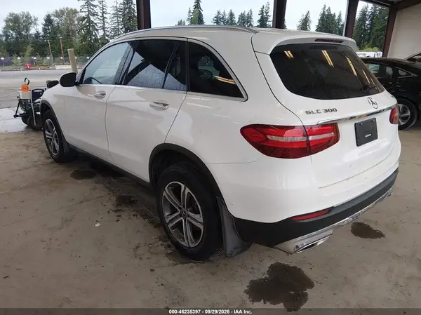 WDC0G4KBXJV037444 — 2018 Mercedes-Benz GLC, фото 3 с аукциона IAAI, Правый бок