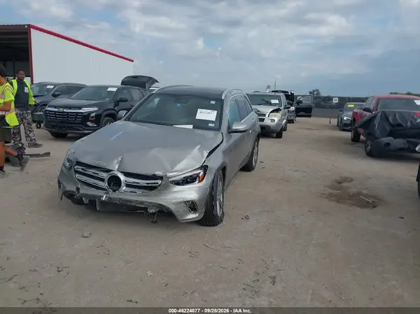 W1N0G8DB0NG069770 — 2022 Mercedes-Benz GLC, фото 2 с аукциона IAAI, Передняя часть