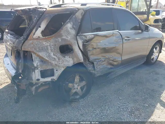 4JGDA5JBXEA272984 — 2014 Mercedes-Benz ML 350, фото 4 с аукциона IAAI 30.09.2026, Пожар салона