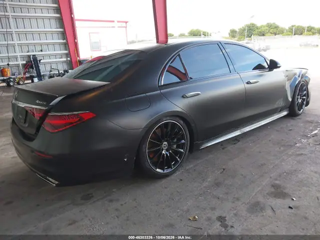 W1K6G7GB8SA337945 — 2025 Mercedes-Benz S 580 4MATIC, фото 19 с аукциона IAAI 05.10.2026, Левый и правый бока