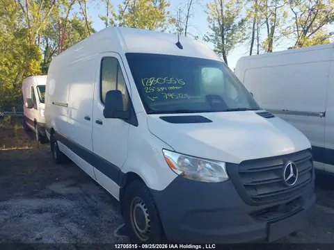 W1Y4KCHY3SP795123 — 2025 Mercedes-Benz Sprinter 2500, Левый бок (Left Side), фото до ремонта