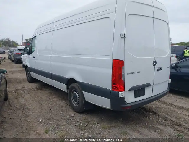 W1Y4KCHY4SP786446 — 2025 Mercedes-Benz Sprinter 2500, фото 3 с аукциона IAAI 14.10.2026, Задняя часть