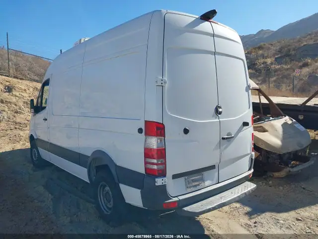 WD3PF3CCXFP122380 — 2015 Mercedes-Benz Sprinter 3500 High Roof, фото 3 с аукциона IAAI 29.09.2026, Пожар двигателя